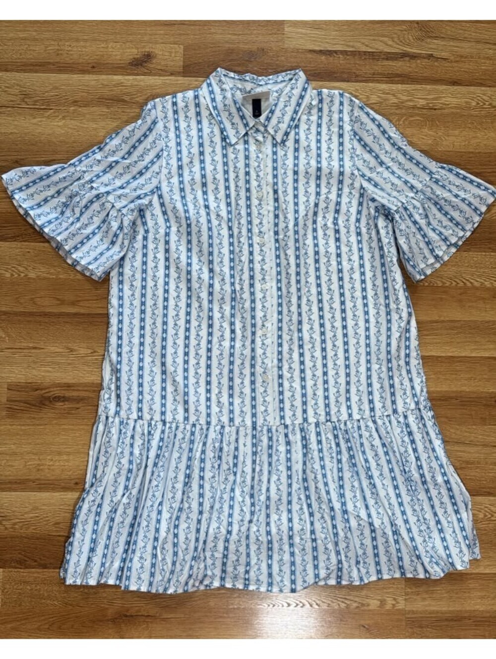 Universal Thread Button‑Front Dress – Blue Floral Stripe Size M